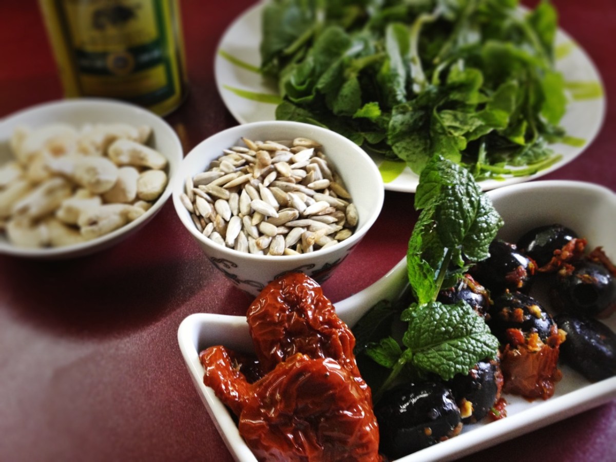 Zutaten Radieschengrün-Olivenpesto